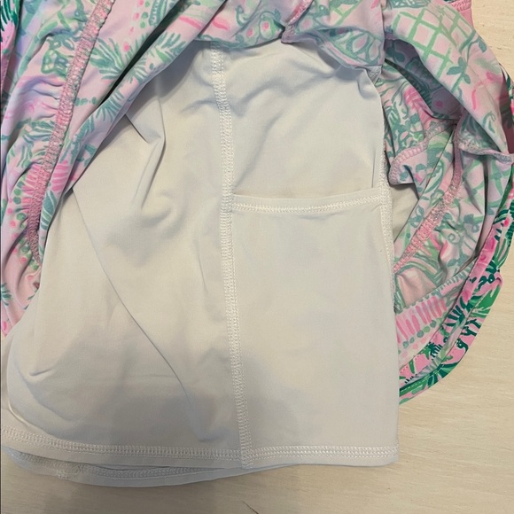 Lilly Pulitzer Pink and Green skort with pockets - Picture 4 of 5